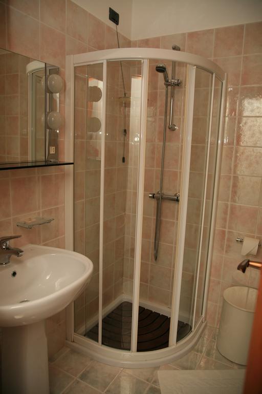 Albergo Benito Ponte nellʼAlpi Buitenkant foto