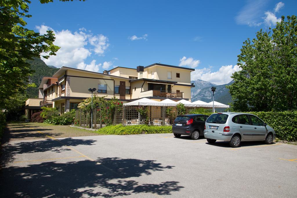 Albergo Benito Ponte nellʼAlpi Buitenkant foto