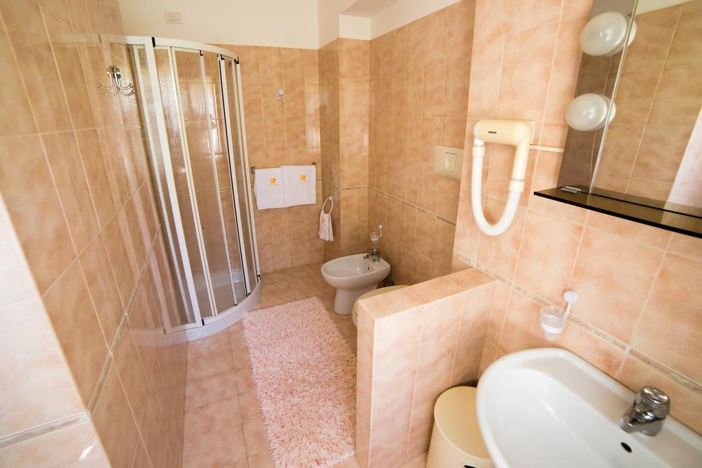 Albergo Benito Ponte nellʼAlpi Buitenkant foto