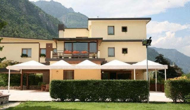 Albergo Benito Ponte nellʼAlpi Buitenkant foto