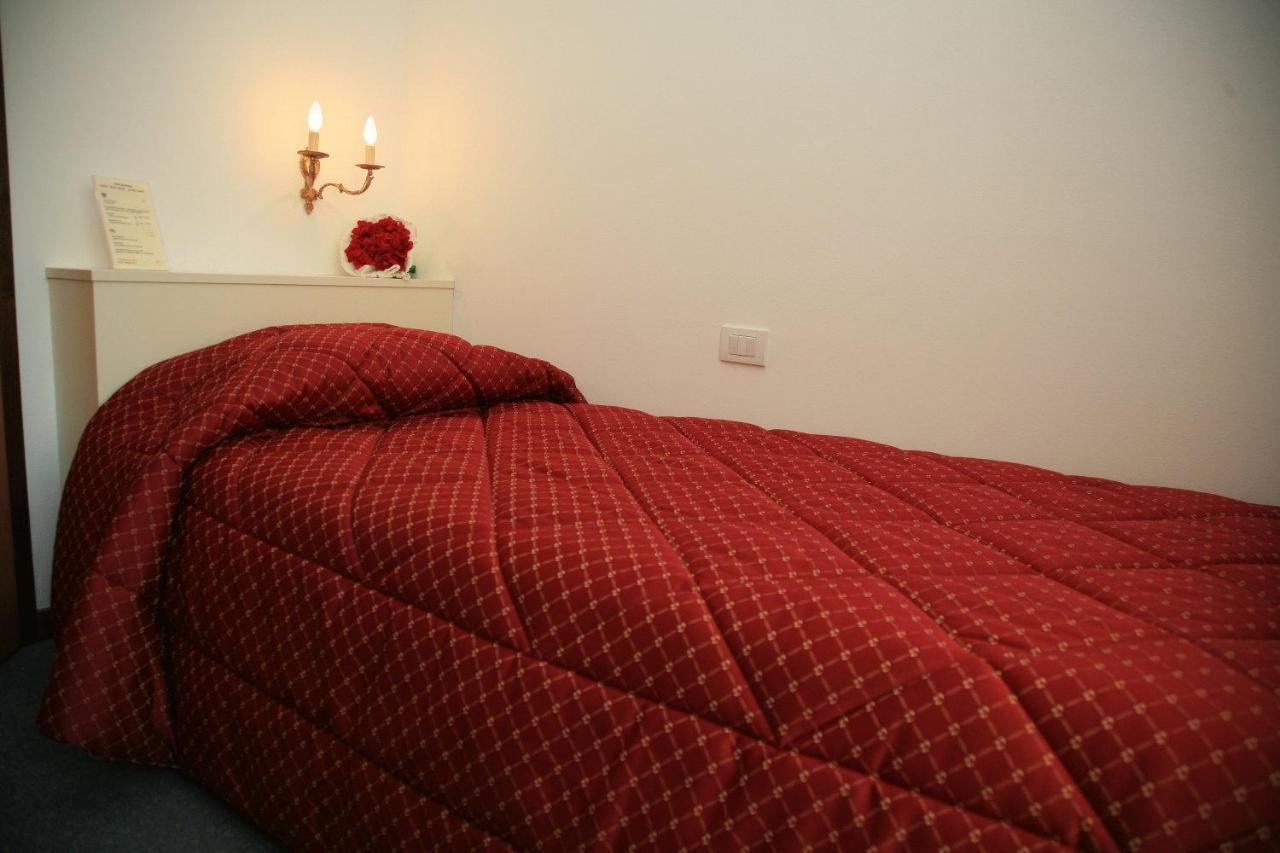 Albergo Benito Ponte nellʼAlpi Kamer foto